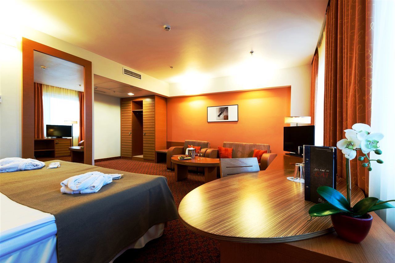 Ac Hotel By Marriott Riga Exterior photo